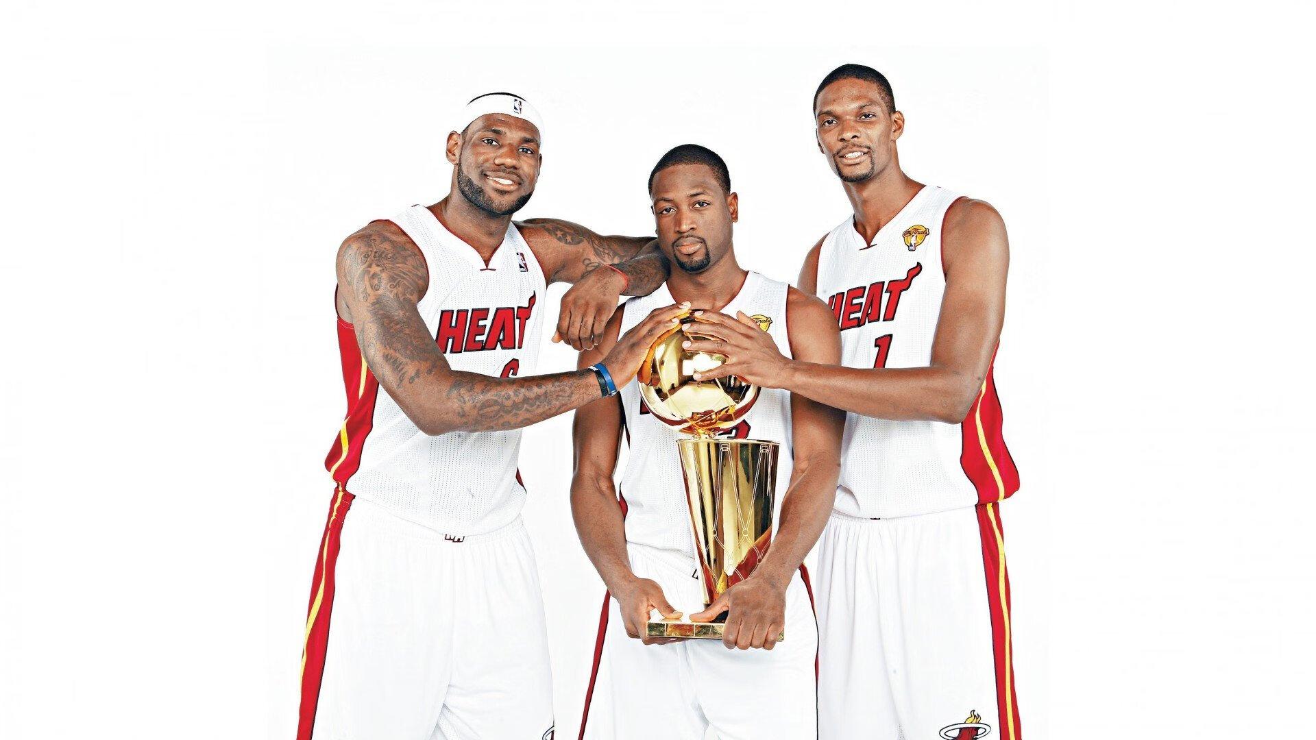 图片报独家，诺丁汉森林、贝蒂斯与兰斯争夺多特新星穆科科，夏窗转会战一触即发